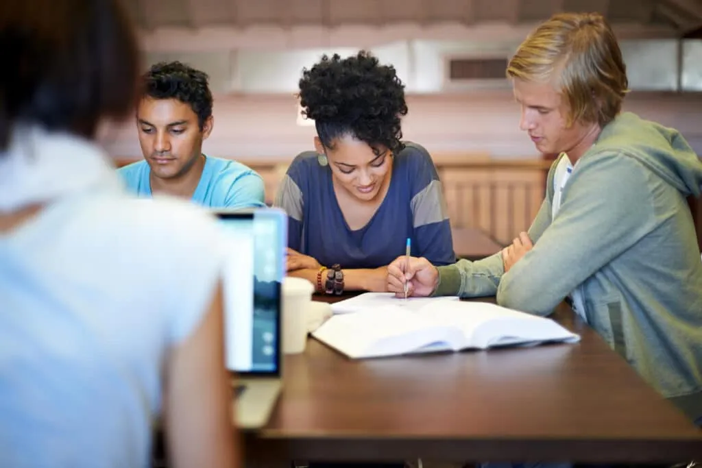 Comment choisir la meilleure assurance logement pour étudiant ?