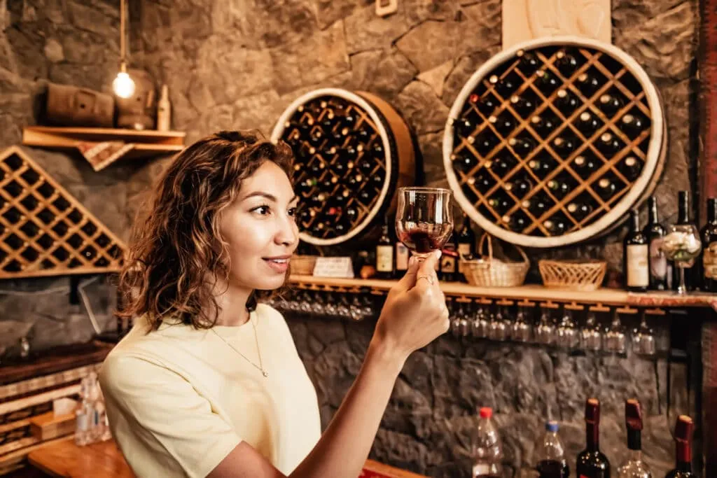 Les secrets des sommeliers pour conserver le vin une fois ouvert