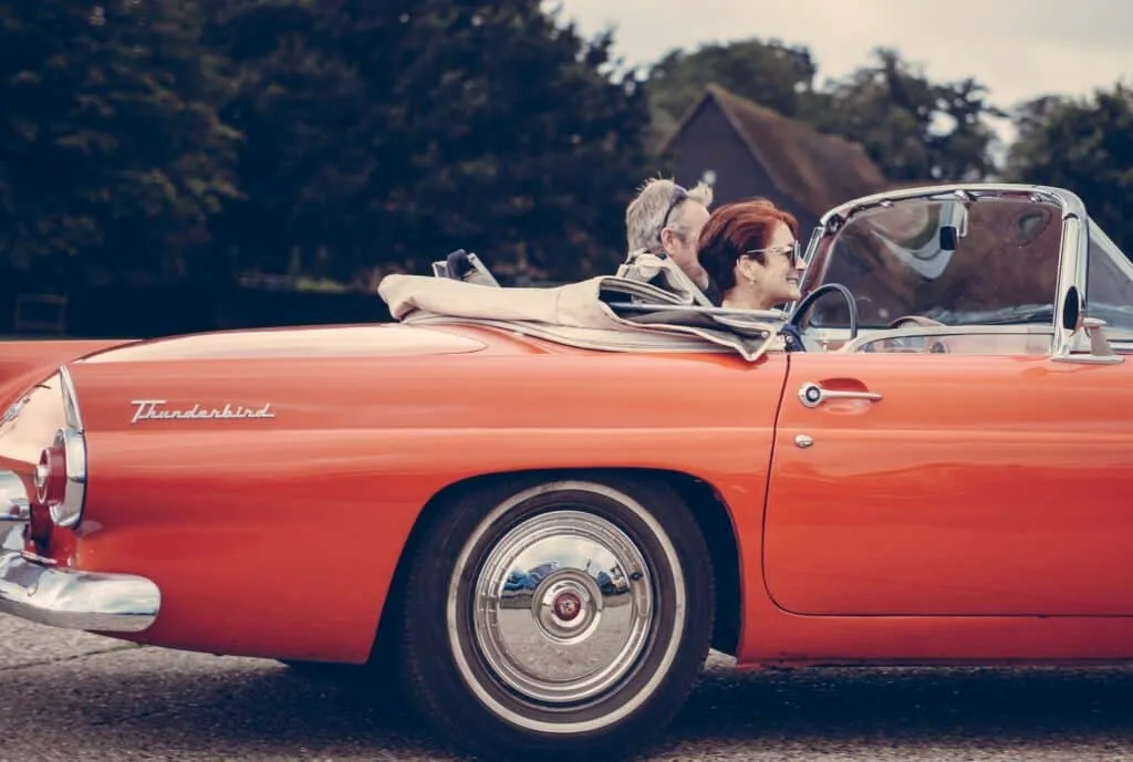 Astuces pour entretenir les capotes en toile des cabriolets des années 80